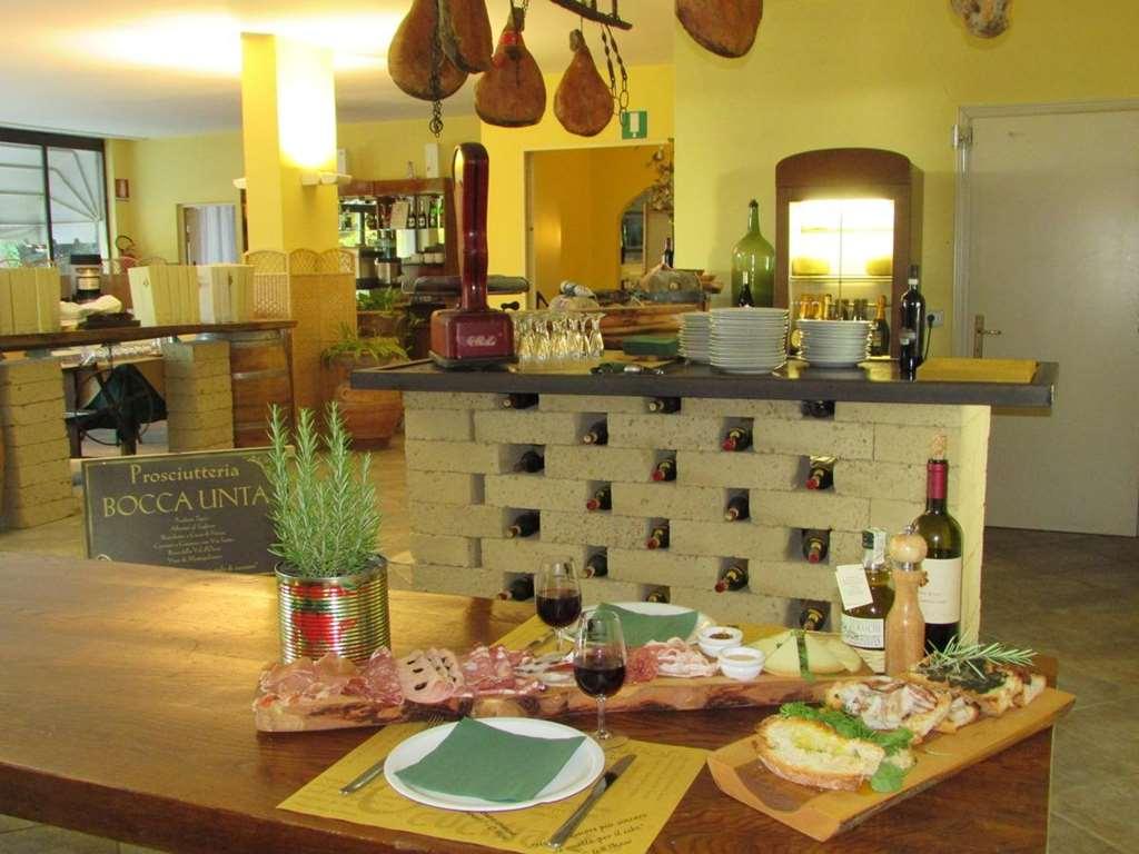 Il Grifo Hotel E Bisteccheria Toscana Montepulciano Stazione Restaurant bilde