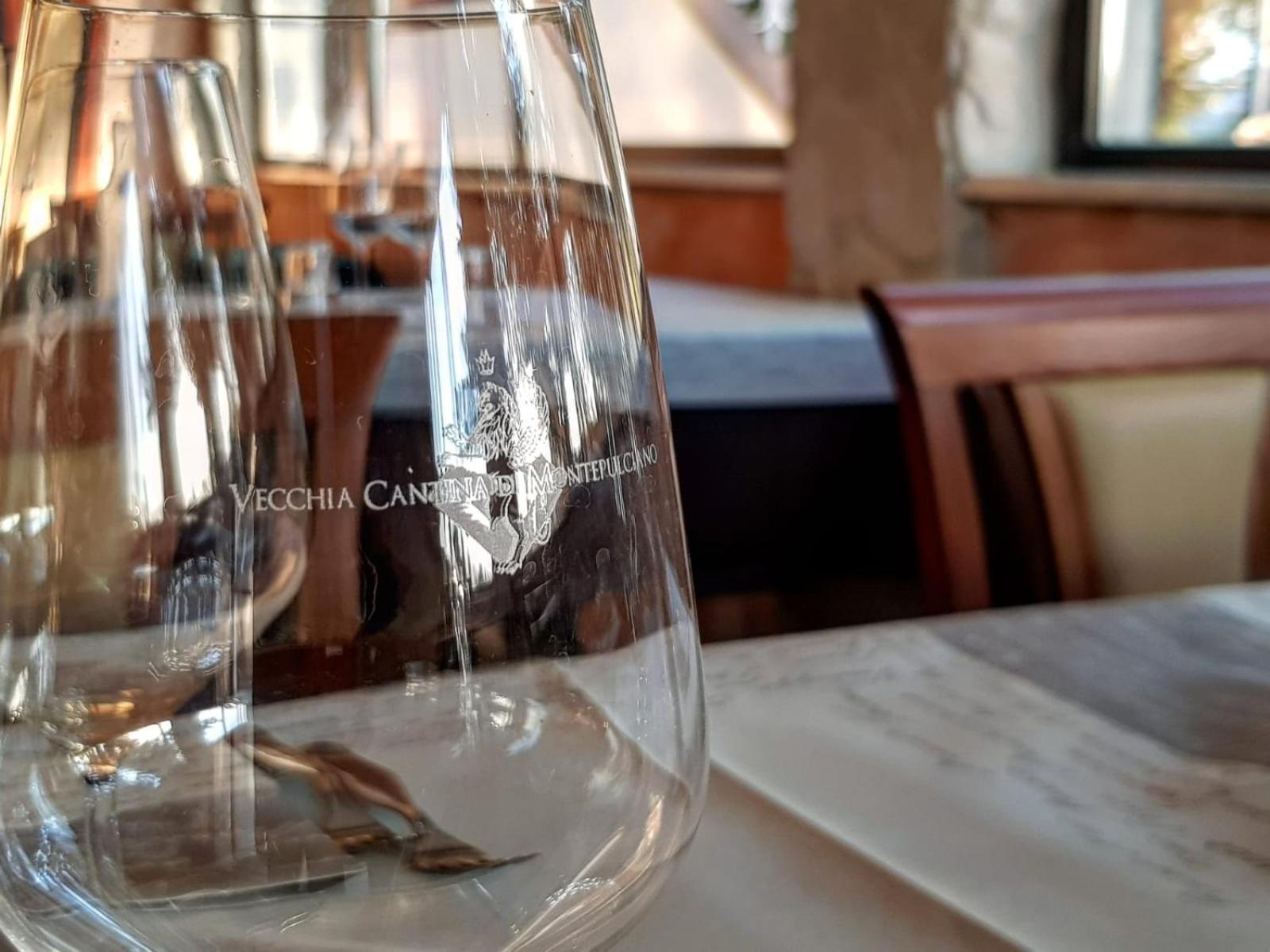 Il Grifo Hotel E Bisteccheria Toscana Montepulciano Stazione Eksteriør bilde