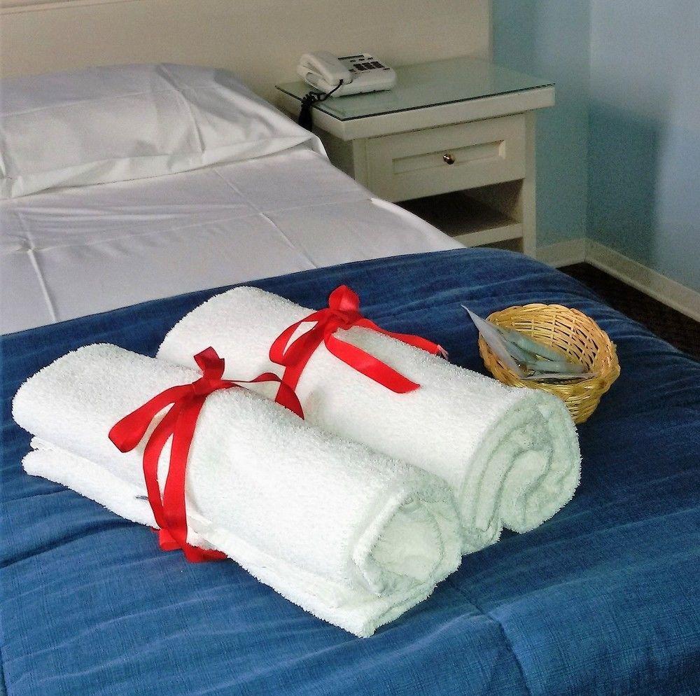 Il Grifo Hotel E Bisteccheria Toscana Montepulciano Stazione Eksteriør bilde
