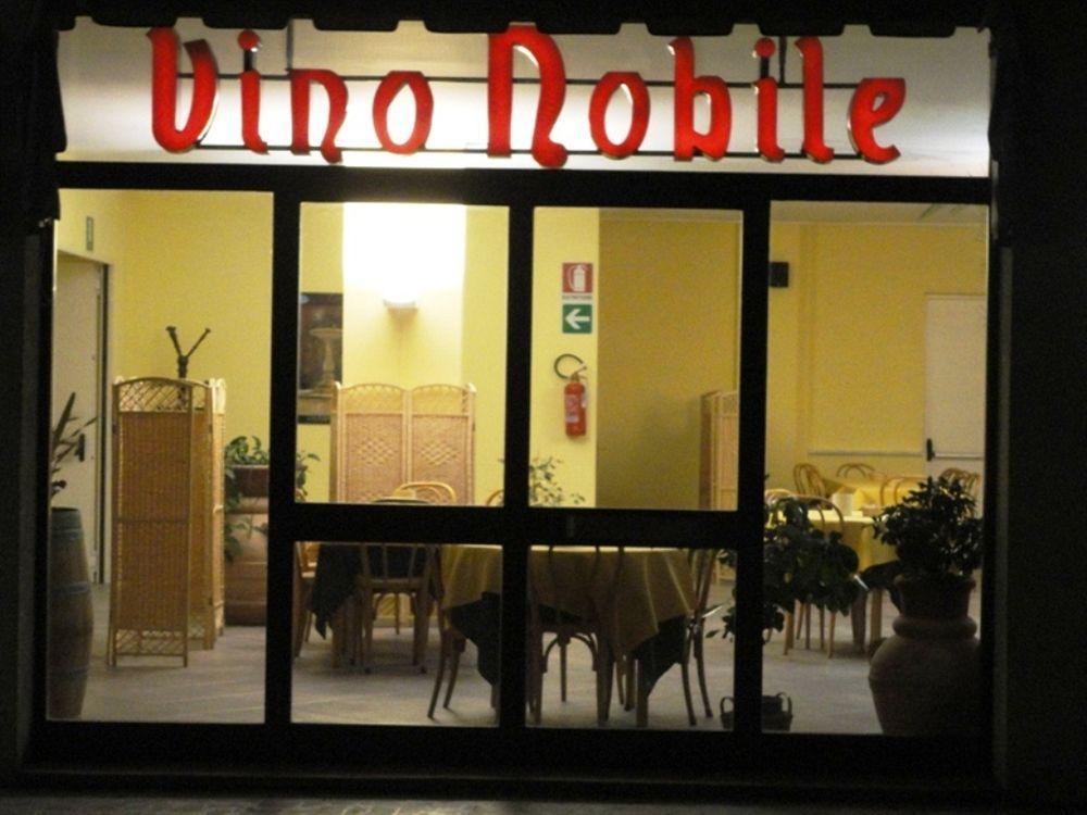 Il Grifo Hotel E Bisteccheria Toscana Montepulciano Stazione Eksteriør bilde