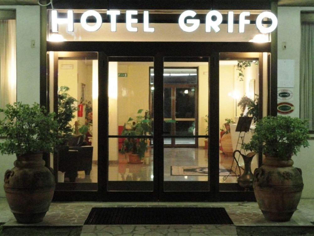 Il Grifo Hotel E Bisteccheria Toscana Montepulciano Stazione Eksteriør bilde