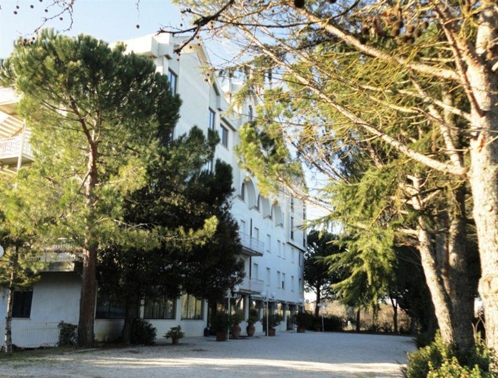 Il Grifo Hotel E Bisteccheria Toscana Montepulciano Stazione Eksteriør bilde