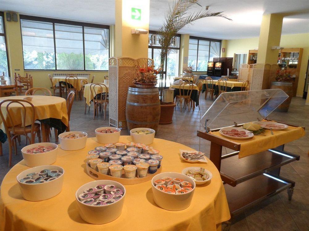 Il Grifo Hotel E Bisteccheria Toscana Montepulciano Stazione Eksteriør bilde