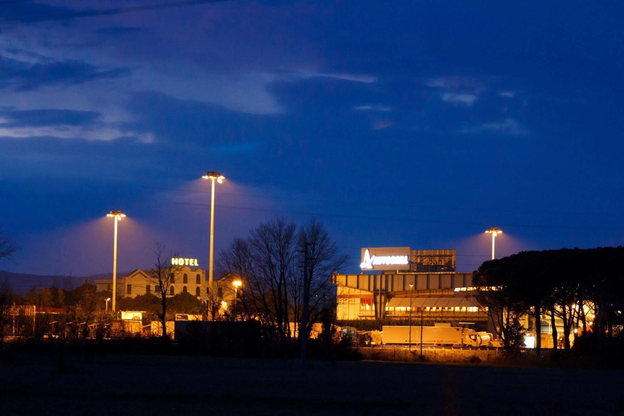 Il Grifo Hotel E Bisteccheria Toscana Montepulciano Stazione Eksteriør bilde
