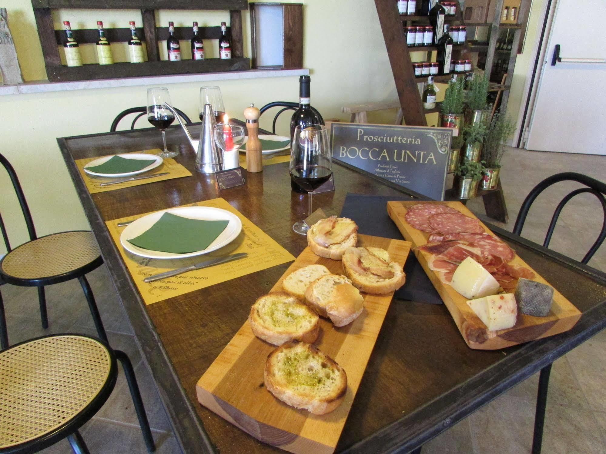 Il Grifo Hotel E Bisteccheria Toscana Montepulciano Stazione Eksteriør bilde