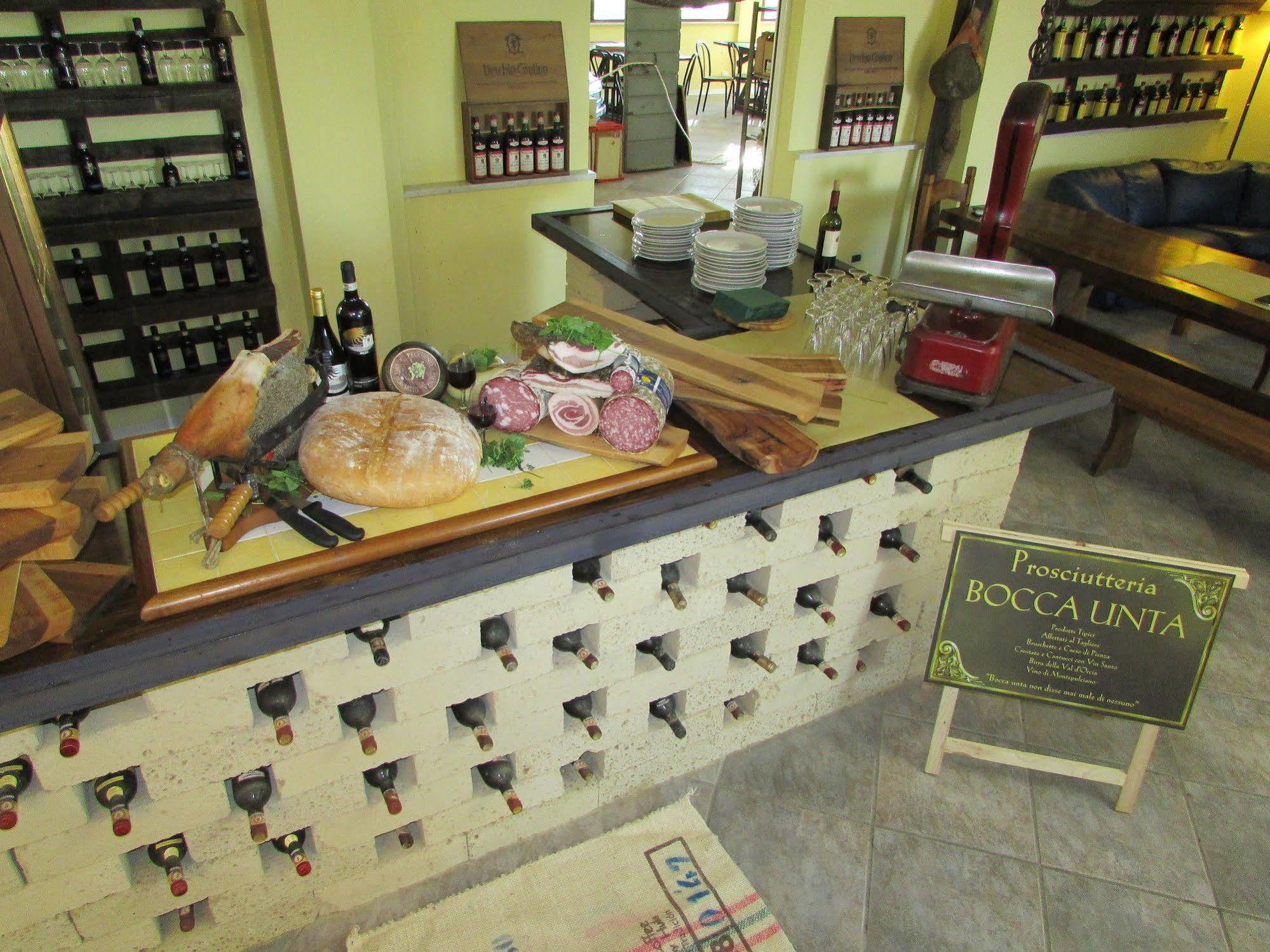 Il Grifo Hotel E Bisteccheria Toscana Montepulciano Stazione Eksteriør bilde